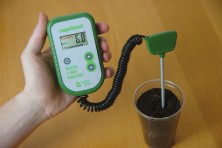 Прибор контроля параметров почвы 3 в 1 Luster Leaf Rapitest 1835