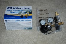 CO2 регулятор с электромагнитным клапаном Milwaukee MA957